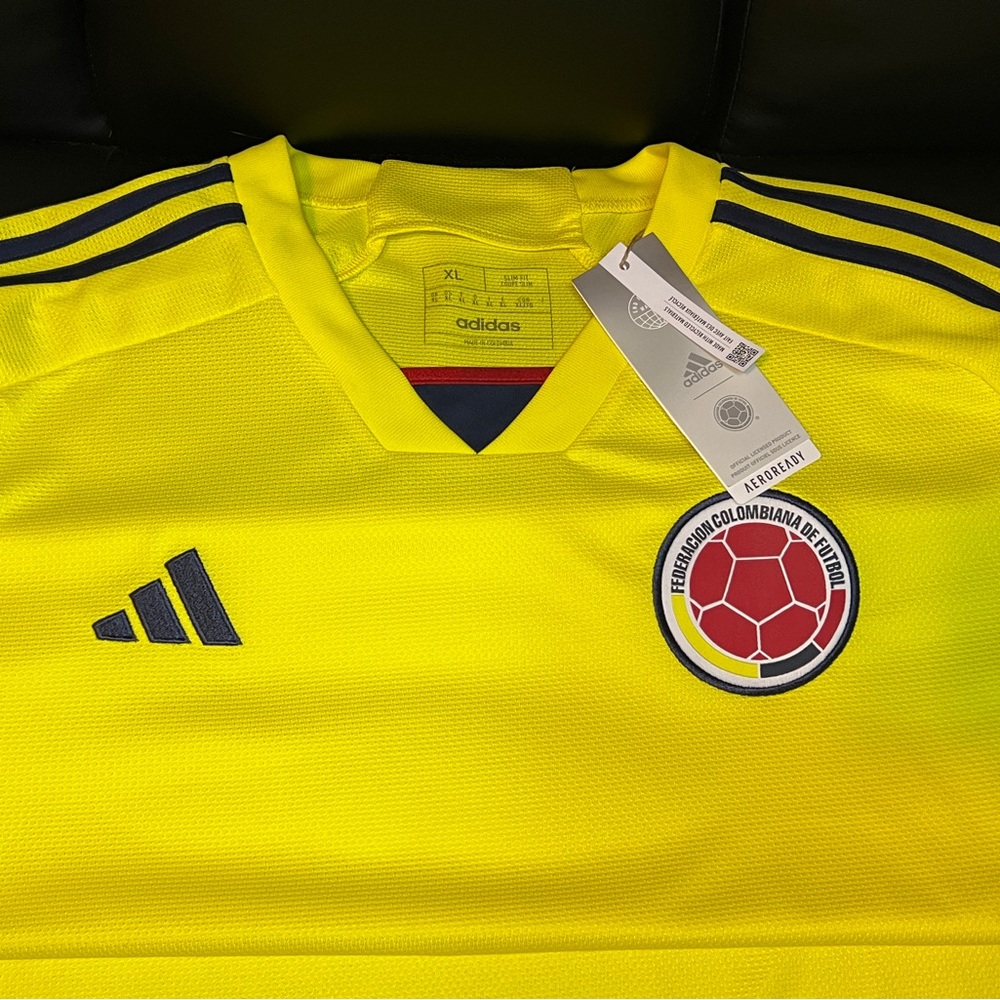 ADIDAS COLOMBIA 24 HOME JERSEY NEW WITH TAGS
